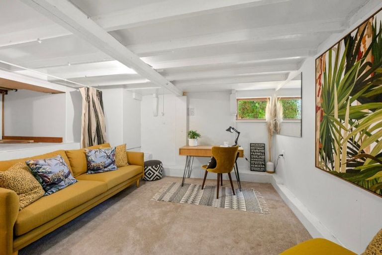 Photo of property in 107 Vauxhall Road, Narrow Neck, Auckland, 0624