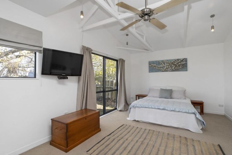 Photo of property in 8 Kiekie Road, Mangere Bridge, Auckland, 2022