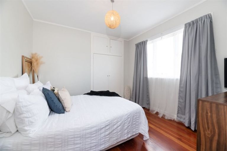 Photo of property in 23a Riserra Drive, Ranui, Auckland, 0612