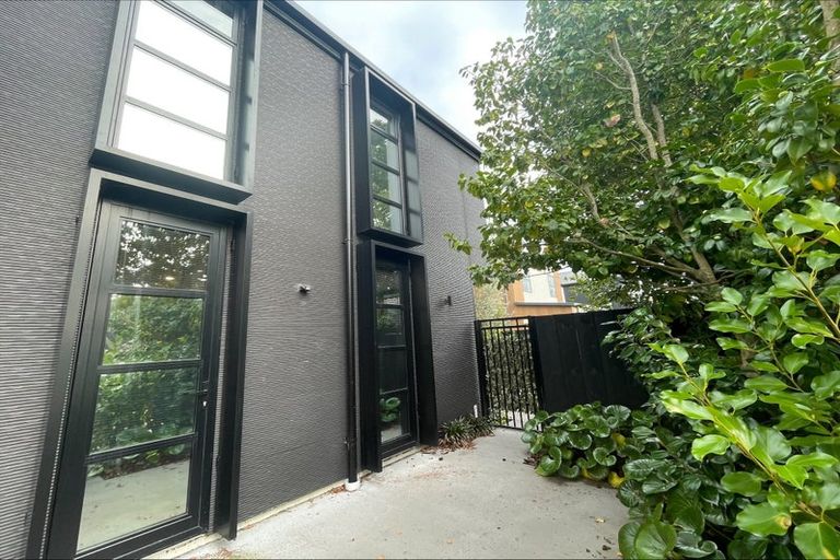Photo of property in 6/27 Gracefield Avenue, Christchurch Central, Christchurch, 8013