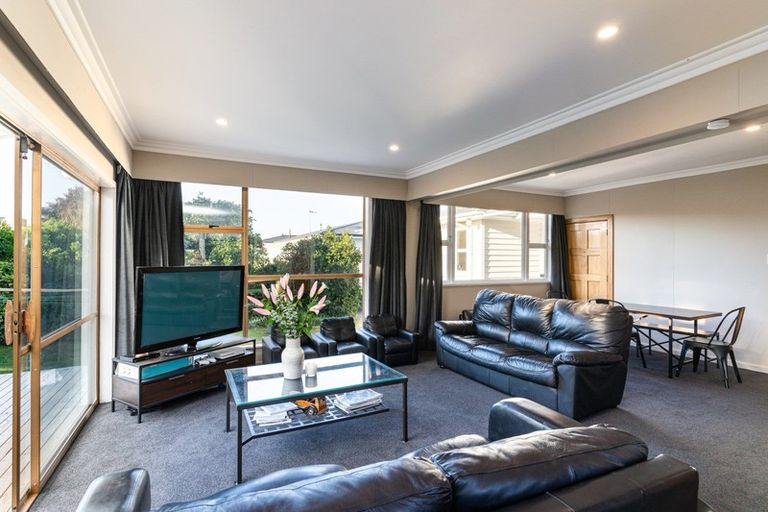 Photo of property in 15 Swansea Street, Hokowhitu, Palmerston North, 4410