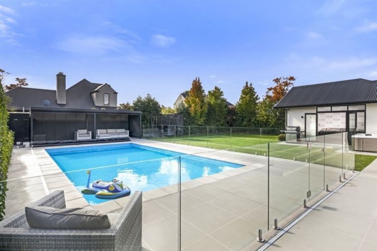 Photo of property in 10 Penhelig Place, Burnside, Christchurch, 8053