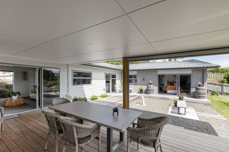 Photo of property in 111 Oteki Park Drive, Welcome Bay, Tauranga, 3112