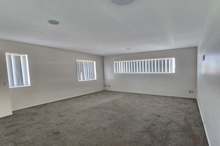 Photo of property in 74a Thompson Terrace, Manurewa, Auckland, 2102