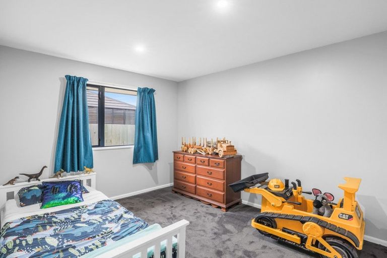 Photo of property in 21 Forest Drive, Parklands, Christchurch, 8083