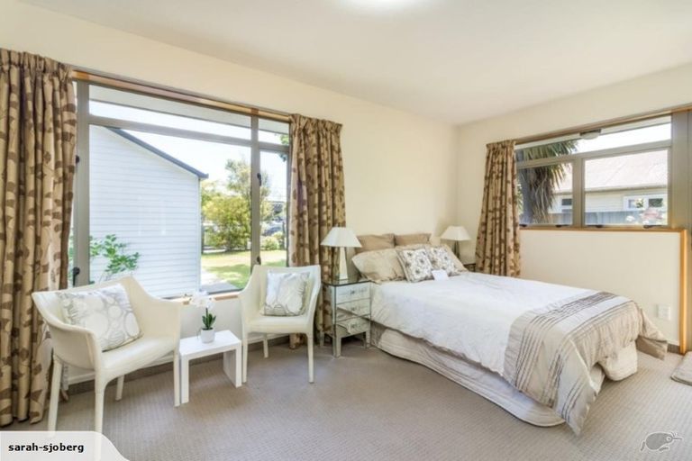 Photo of property in 12 Beckford Road, Saint Martins, Christchurch, 8022