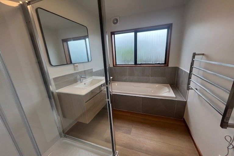 Photo of property in 26b Waller Avenue, Bucklands Beach, Auckland, 2012