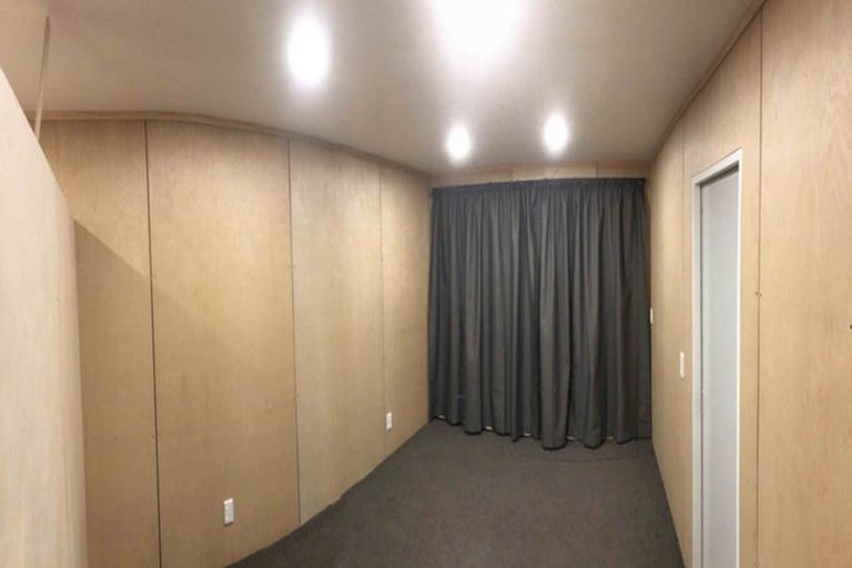 Photo of property in 1 Macalister Place, Miramar, Wellington, 6022