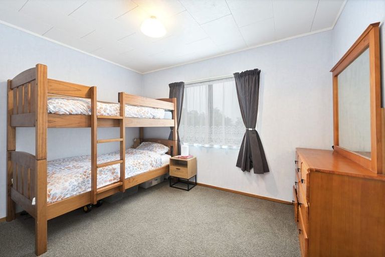 Photo of property in 50 Rhinevale Close, Henderson, Auckland, 0612