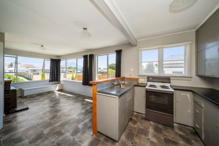 Photo of property in 130 Miranda Street, Stratford, 4332