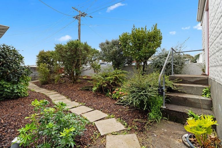 Photo of property in 53 Dorset Avenue, Westown, New Plymouth, 4310