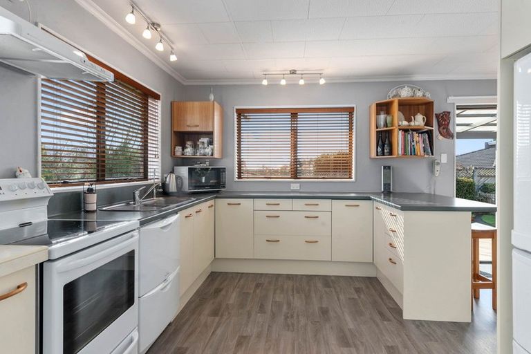 Photo of property in 44 Pegasus Drive, Sunnybrook, Rotorua, 3015