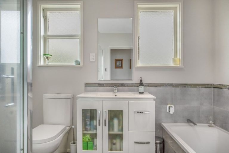 Photo of property in 9 Churchill Avenue, Maeroa, Hamilton, 3200