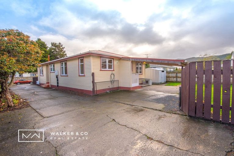 Photo of property in 1/4 Tui Grove, Elderslea, Upper Hutt, 5018