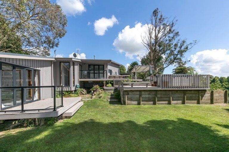 Photo of property in 10 Kakaramea Road, Pirongia, Te Awamutu, 3876