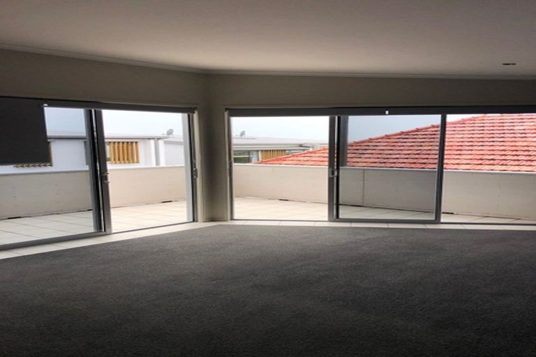 Photo of property in 2/348 Beach Road, Mairangi Bay, Auckland, 0630