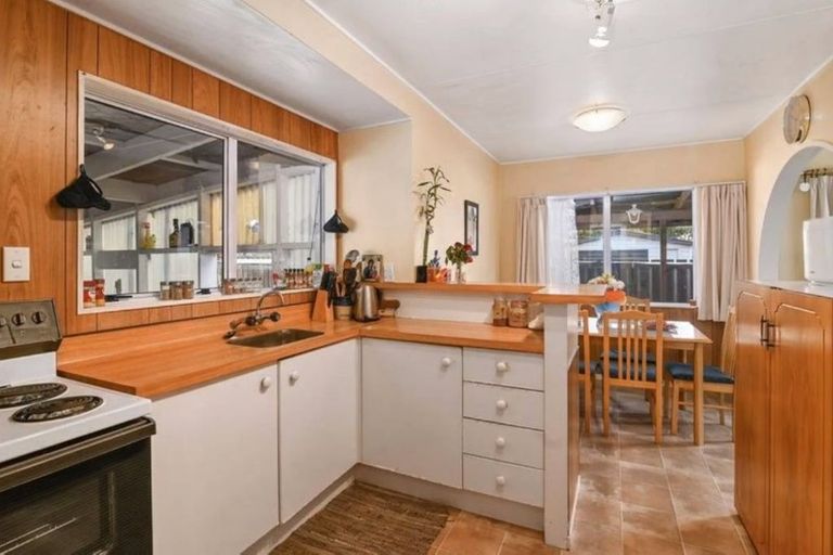 Photo of property in 43a Aquarius Drive, Kawaha Point, Rotorua, 3010