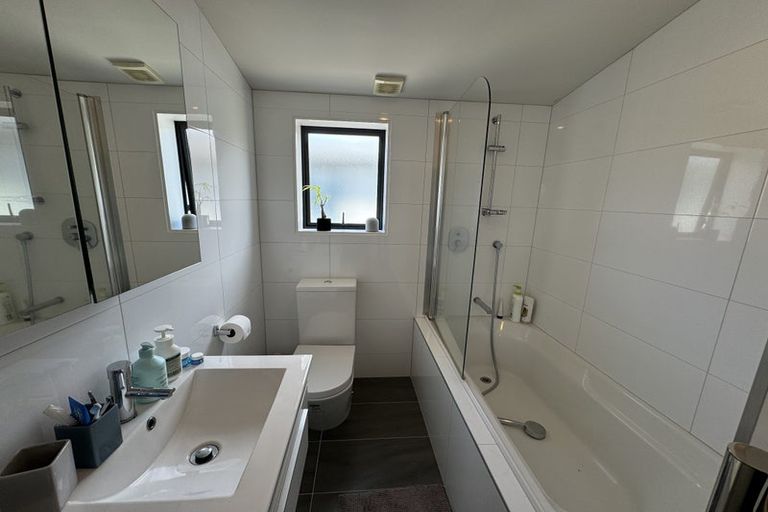 Photo of property in 4 Mangrove Lane, Albany Heights, Auckland, 0632