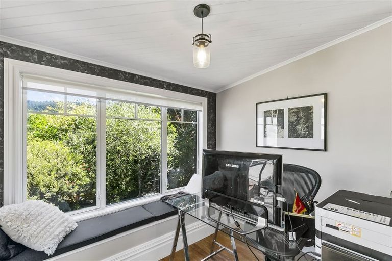 Photo of property in 50 Korokoro Road, Korokoro, Lower Hutt, 5012