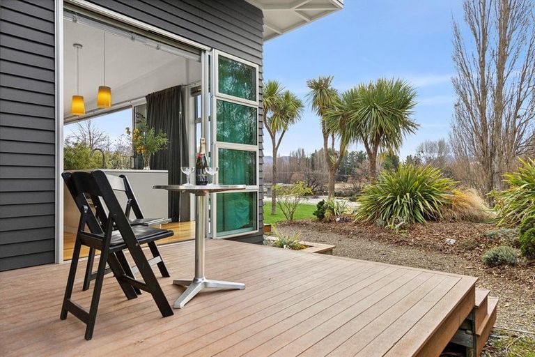 Photo of property in 10 Bridgewater Terrace, Albert Town, Wanaka, 9305
