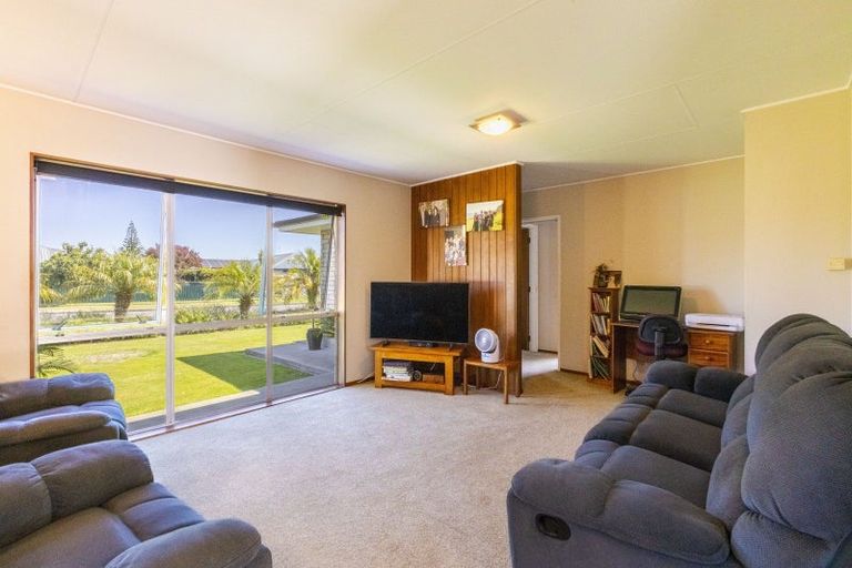 Photo of property in 15 Spriggs Crescent, Greenmeadows, Napier, 4112