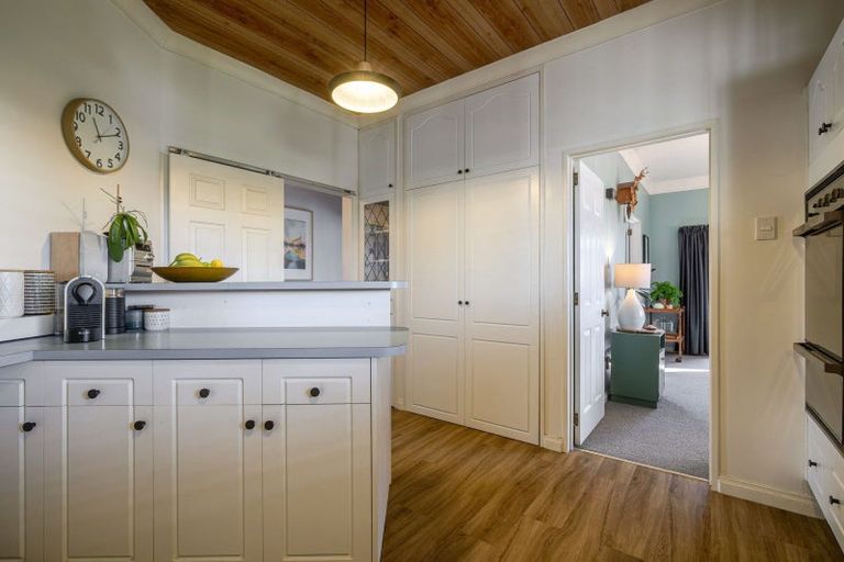 Photo of property in 8 Mcarthur Street, Terrace End, Palmerston North, 4410