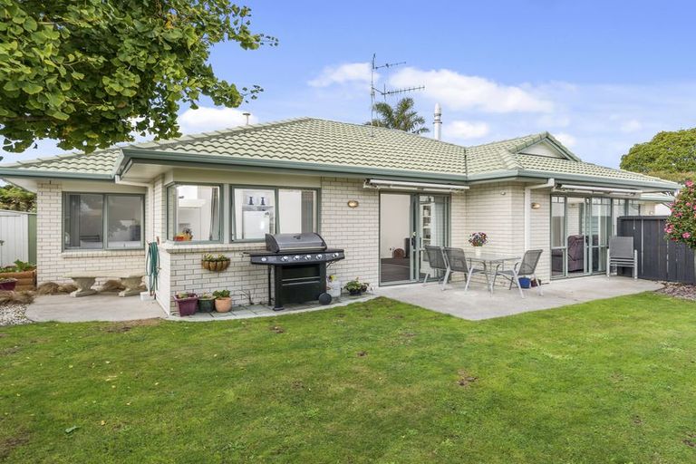 Photo of property in 17 Lavender Place, Papamoa Beach, Papamoa, 3118