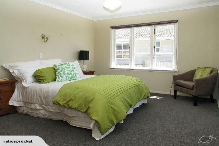 Photo of property in 4 South Street, Tawa, Wellington, 5028