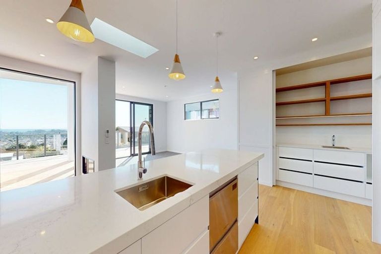 Photo of property in 39 Kotare Street, Waikanae, 5036