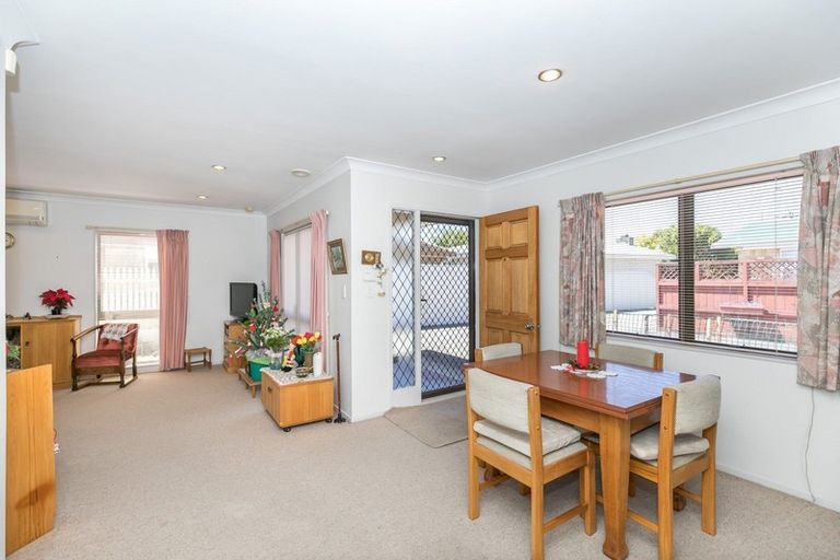 Photo of property in 33a Sandwich Road, St Andrews, Hamilton, 3200