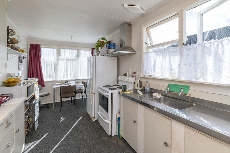 Photo of property in 25 Hinemoa Street, Levin, 5510
