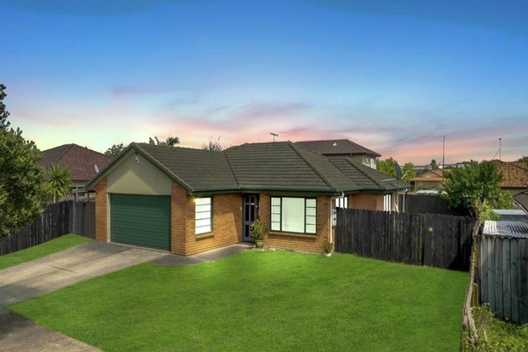 Photo of property in 10 Gransna Lane, East Tamaki, Auckland, 2013