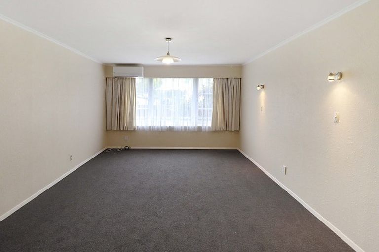 Photo of property in 4 Heather Grove, Fairfield, Lower Hutt, 5011