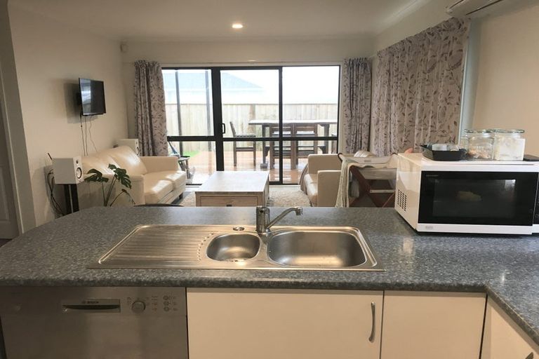 Photo of property in 7 Richard Hill Close, Fairview Heights, Auckland, 0632