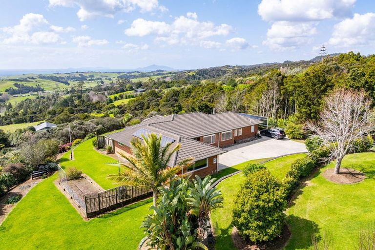 Photo of property in 17 Wairimu Way, Waipu, 0582