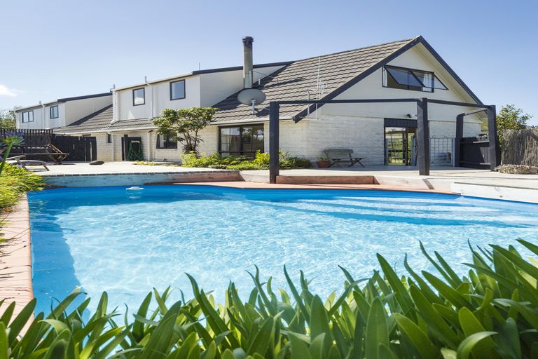 Photo of property in 56 Rhodes Drive, Kelvin Grove, Palmerston North, 4414