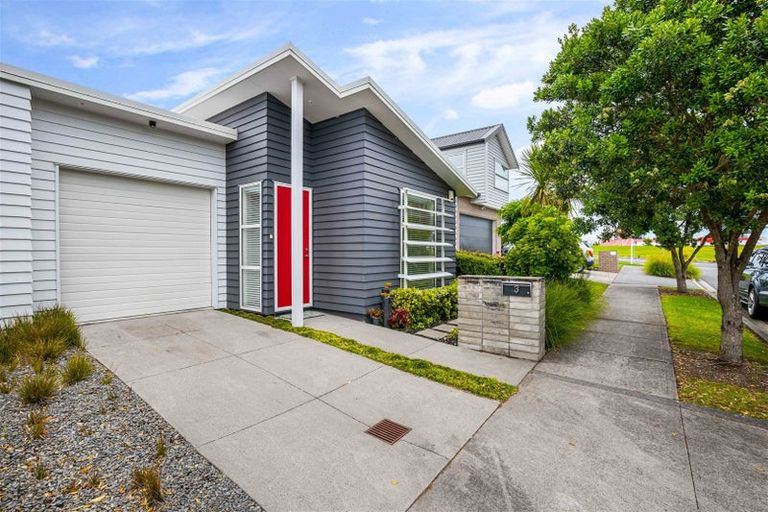 Photo of property in 3 Waiarohia Place, Hobsonville, Auckland, 0616