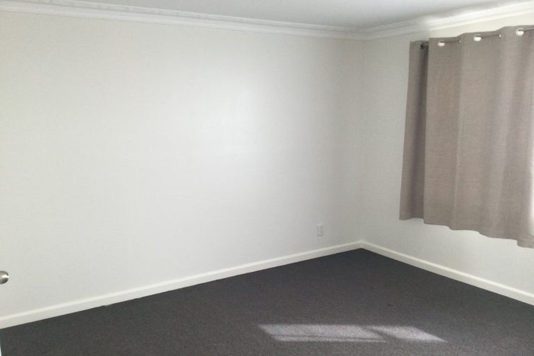 Photo of property in 208 Te Atatu Road, Te Atatu South, Auckland, 0610