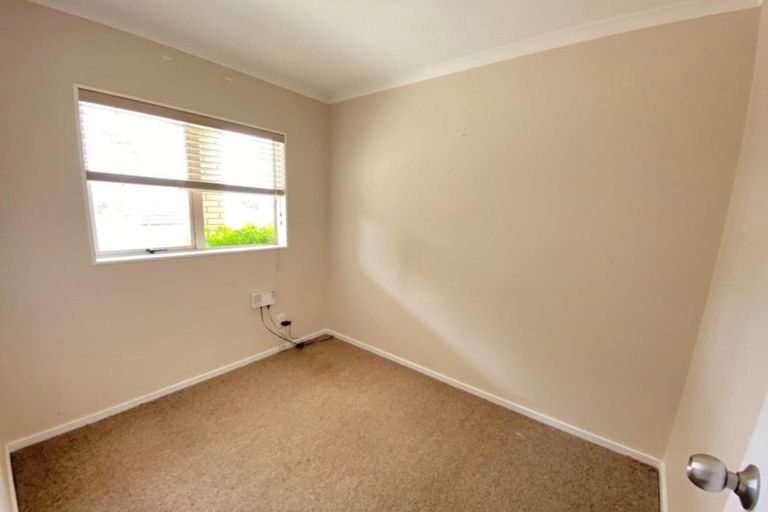 Photo of property in 14 Meharg Place, Fairview Heights, Auckland, 0632