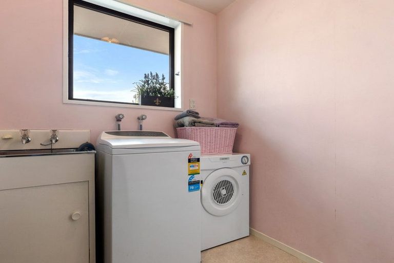 Photo of property in 2/116 Reynolds Avenue, Bishopdale, Christchurch, 8053