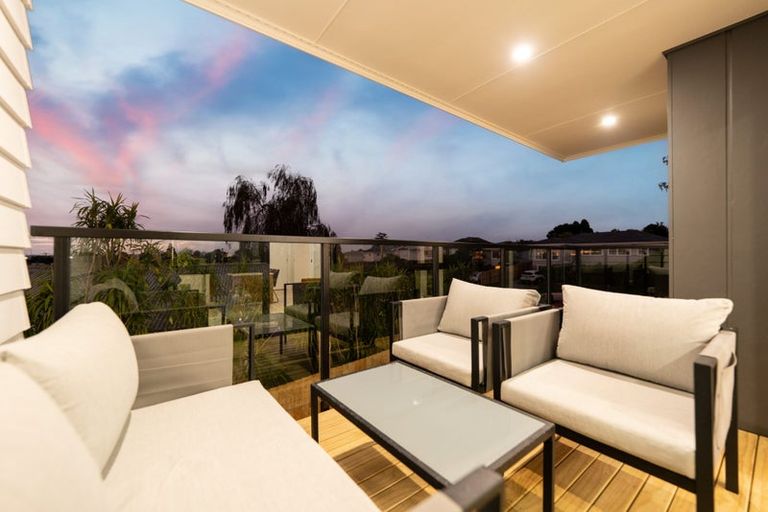 Photo of property in 21b Laura Street, Kelston, Auckland, 0602