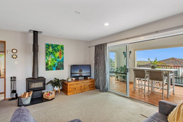 Photo of property in 2/1004 Papamoa Beach Road, Papamoa Beach, Papamoa, 3118