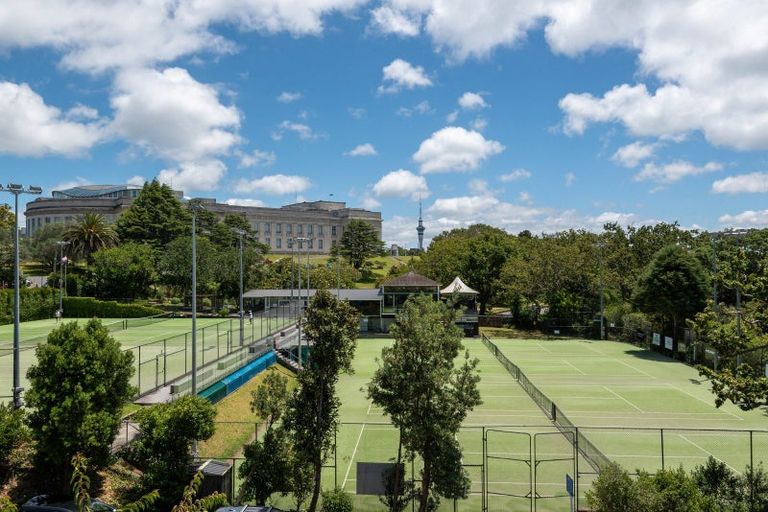 Photo of property in 4a/24 Domain Drive, Parnell, Auckland, 1052
