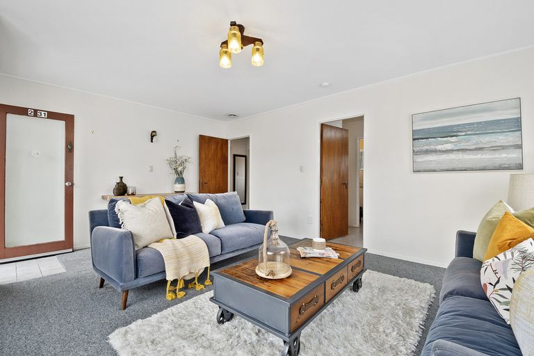 Photo of property in 2/31 Ti Nana Crescent, Henderson, Auckland, 0610