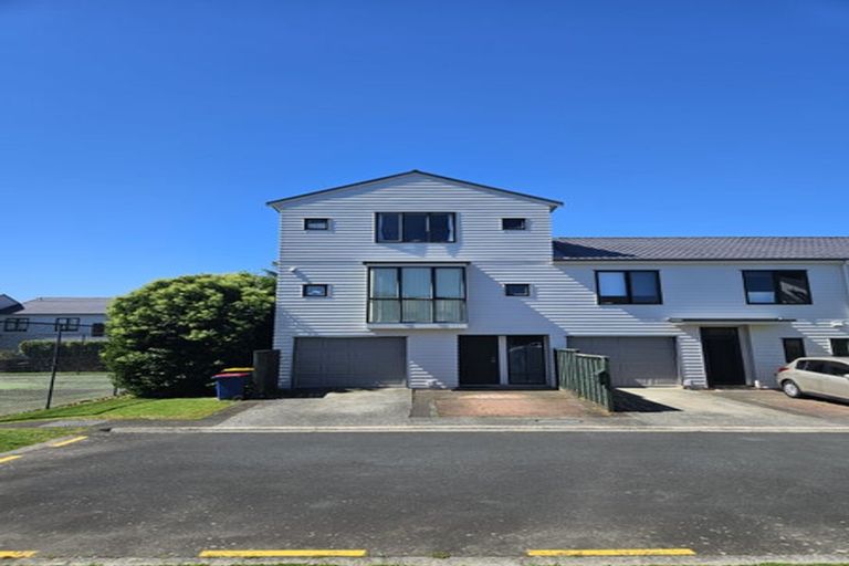 Photo of property in Tuscany Towers, 84/1 Ambrico Place, New Lynn, Auckland, 0600