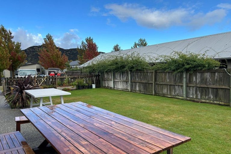Photo of property in 6 Ash Avenue, Albert Town, Wanaka, 9305