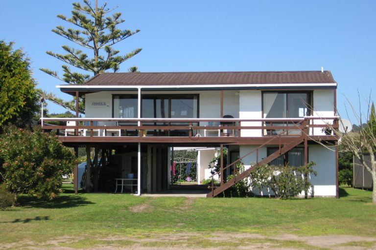 Photo of property in 98 Captain Cook Road, Cooks Beach, Whitianga, 3591