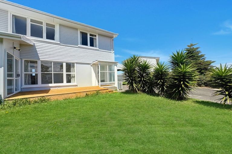 Photo of property in 26-28 Matipo Street, Castlecliff, Whanganui, 4501