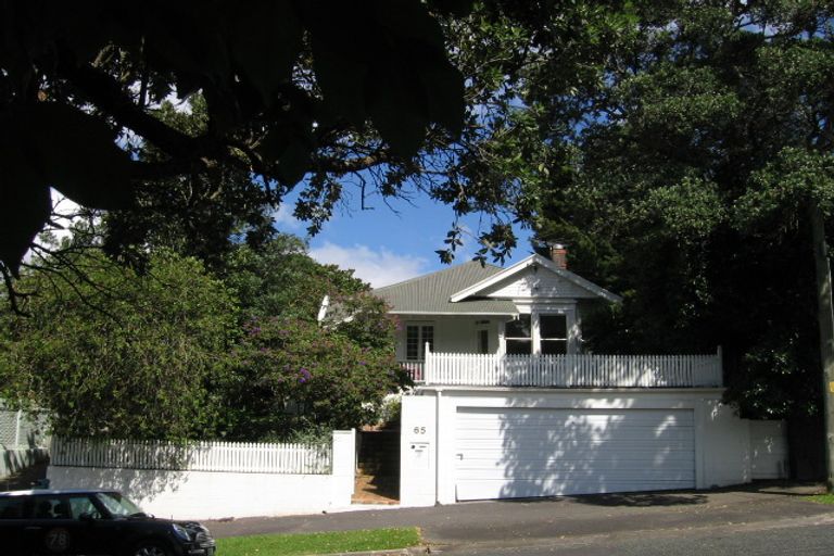 Photo of property in 65 Stanley Point Road, Stanley Point, Auckland, 0624