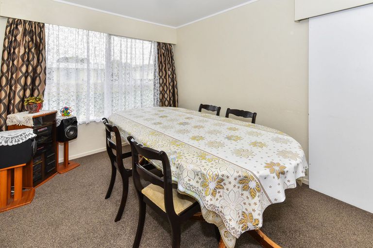 Photo of property in 1 Carbery Place, Manurewa, Auckland, 2102